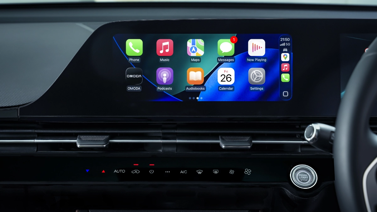 Chery O5 — infotainment touchscreen close-up