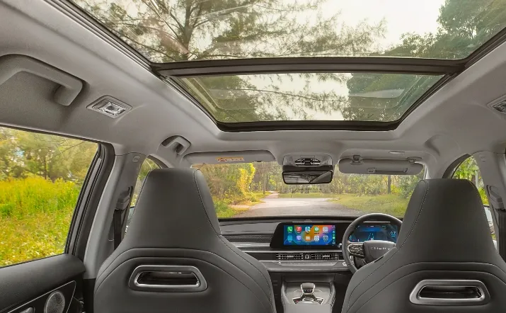 Chery Tiggo 7 Pro — panoramic sunroof and rear cabin view