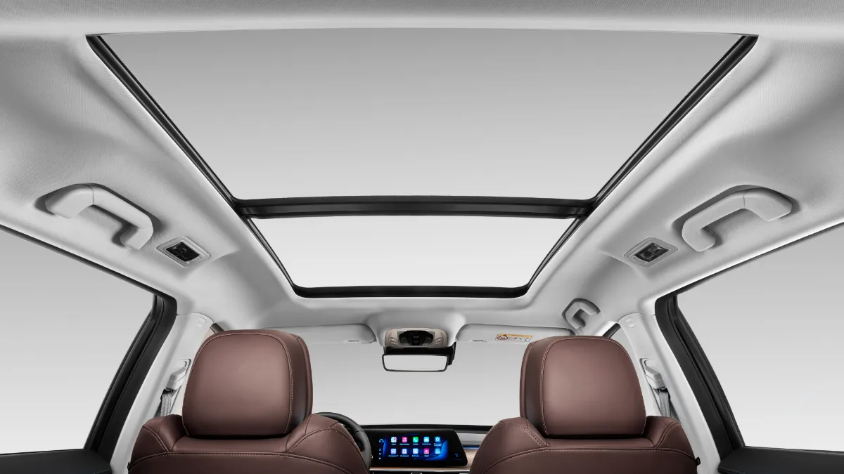 Chery Tiggo 8 Pro — panoramic sunroof view from inside the cabin
