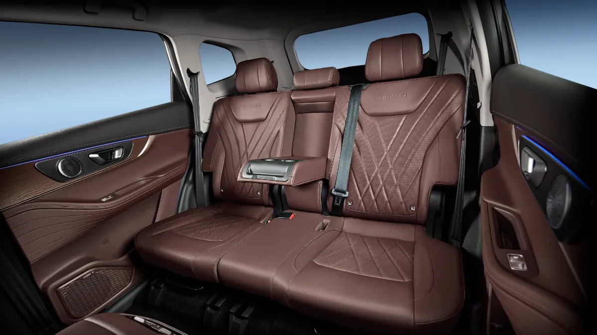Chery Tiggo 8 Pro — third-row rear seats in brown leather