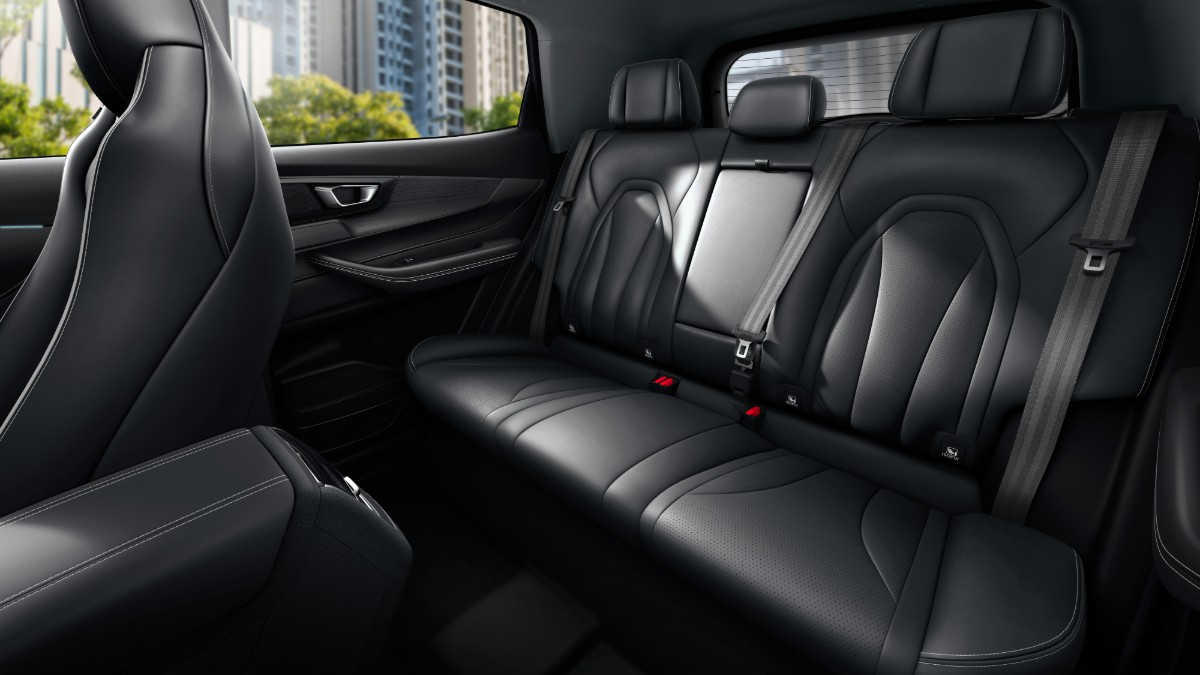 Tiggo Cross Turbo — second-row rear seats