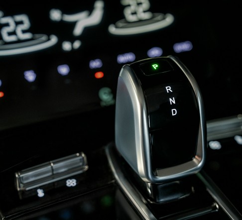 Tiggo Cross Turbo — gear selector knob close-up